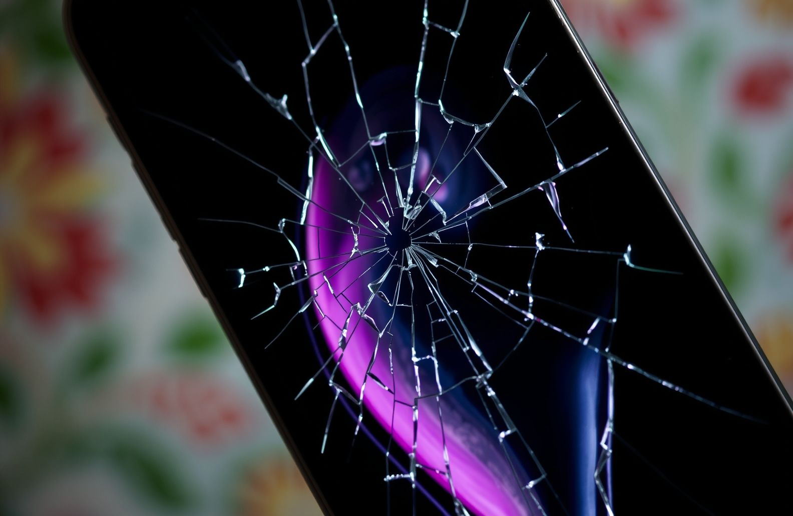 Wallpaper Cracked Screen
