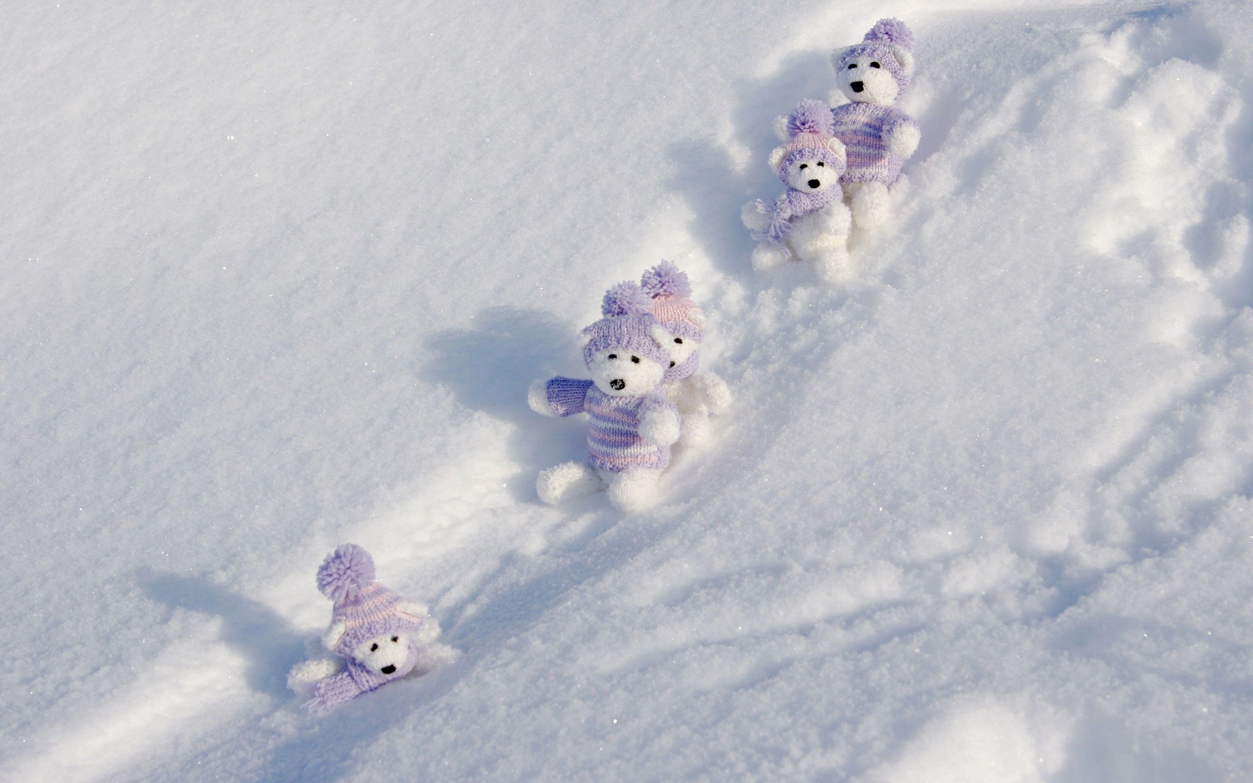 Cute Toy Bears On The Snow High Definition Wallpaper