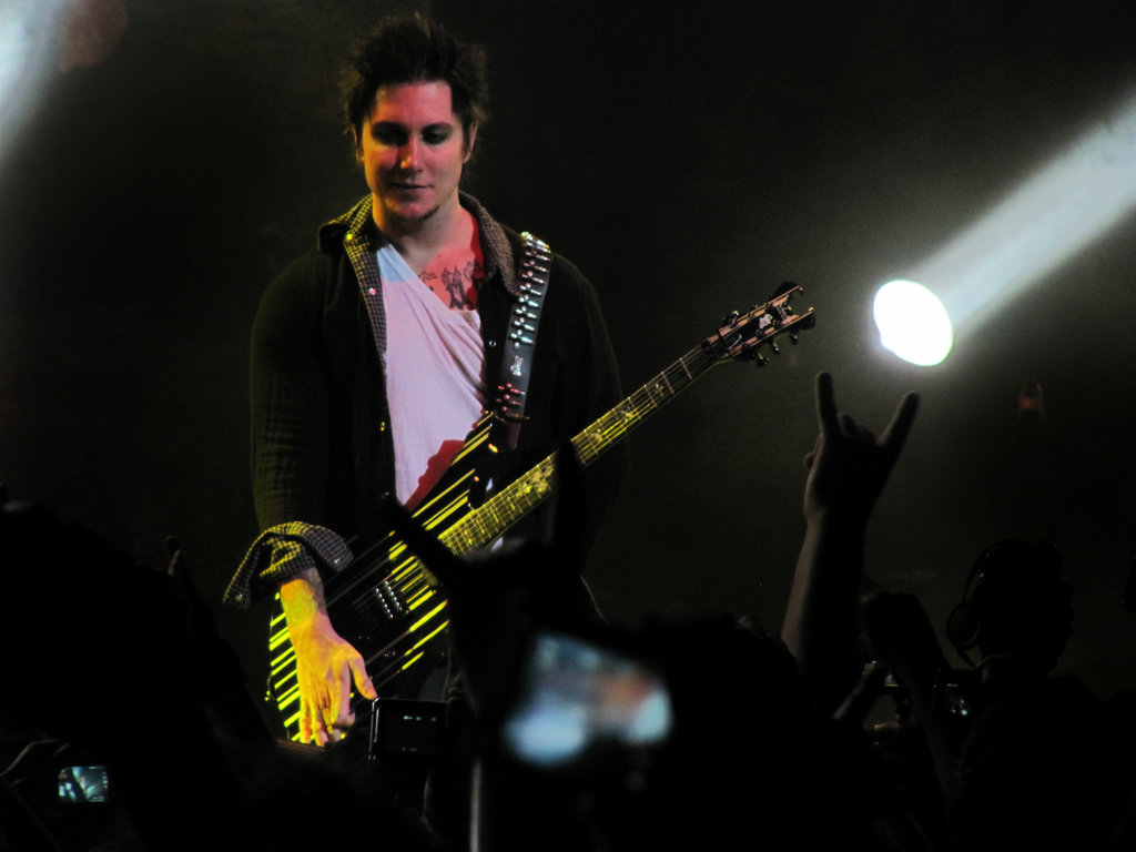 Pin Guitar Synyster Gates With His Wallpaper