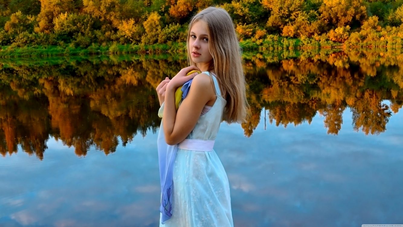 HDwallpaper87 Cute Girl Posing Next To A Lake