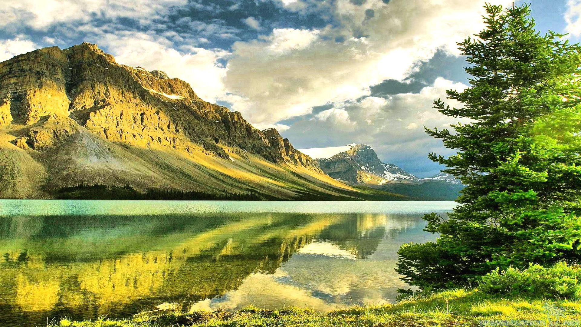 Amazing Lake High Resolution Nature Wallpaper