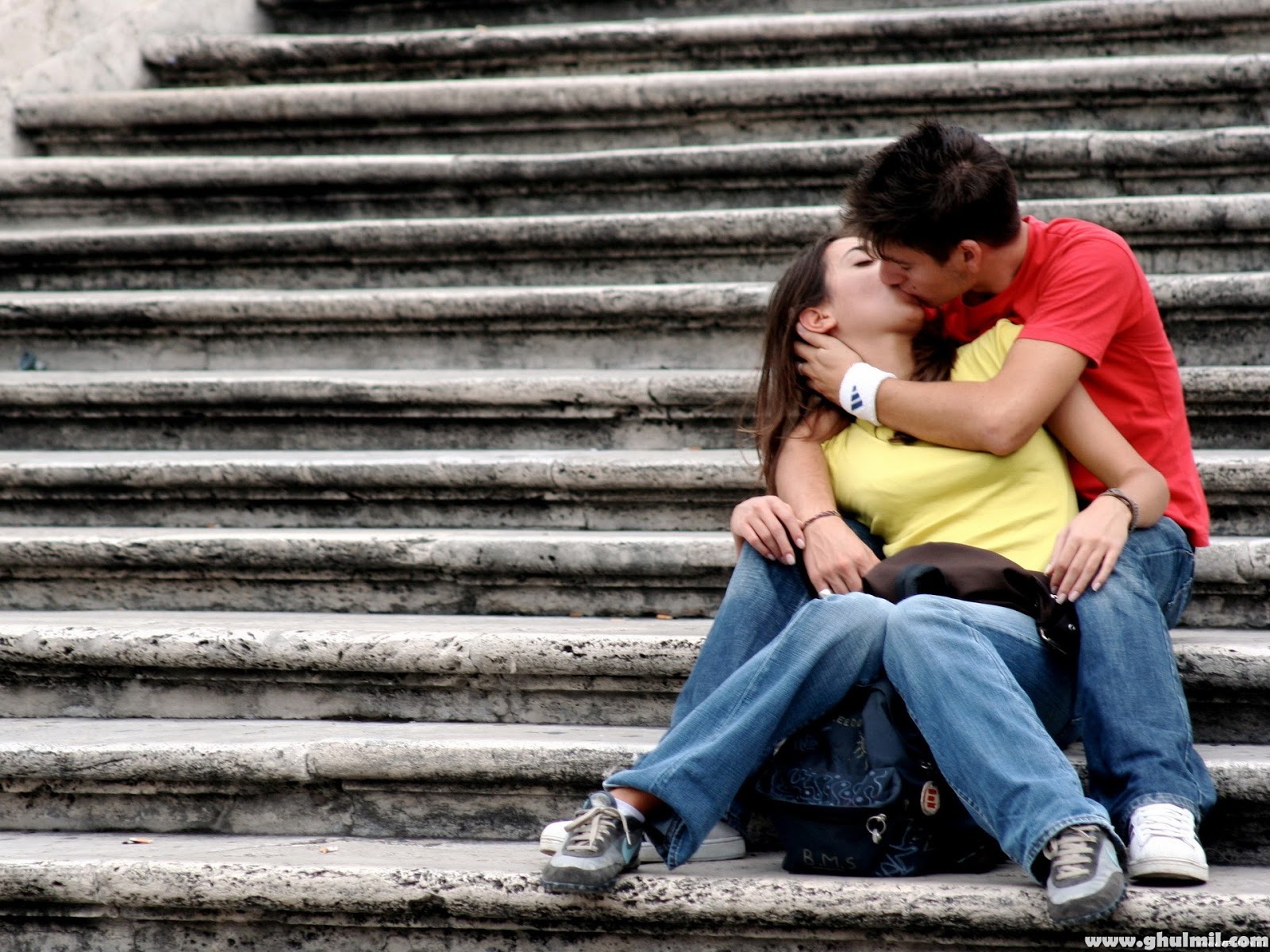 Lovers Kissing Romantic Wallpaper Apps Directories