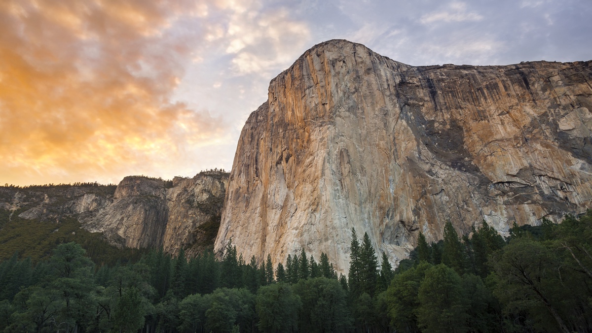 The OS X Yosemite wallpapers displayed here have been reduced to 1200 1200x676