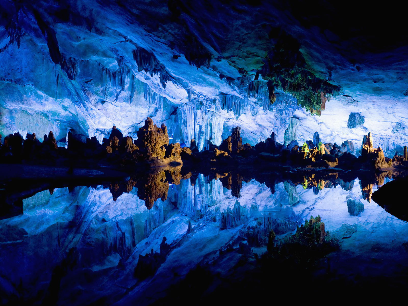 Desktop Wallpaper World China Guilin Reed Flute Cave