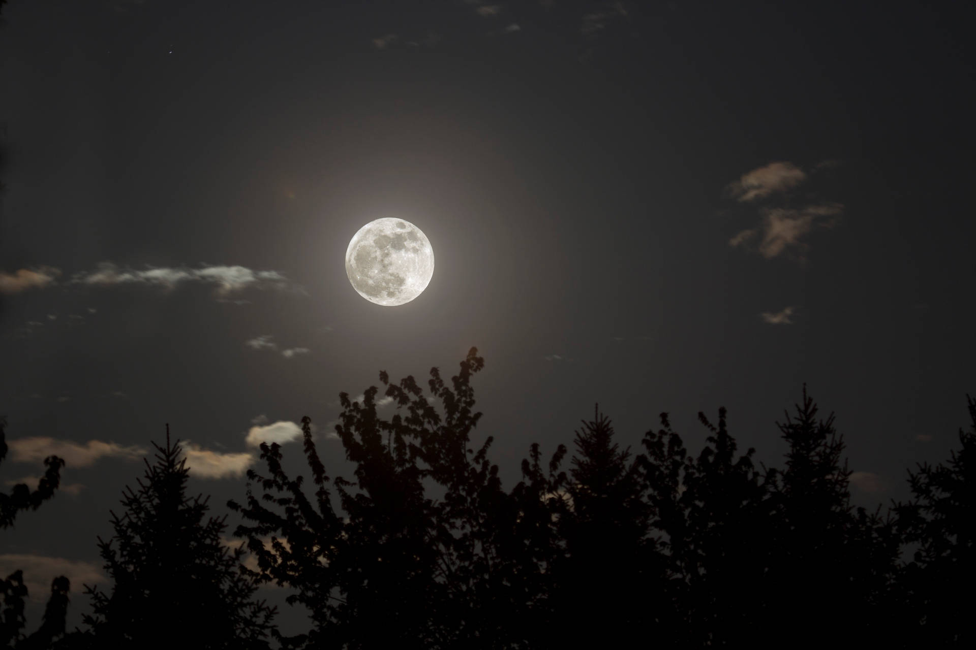 Aesthetic Moon Wallpaper