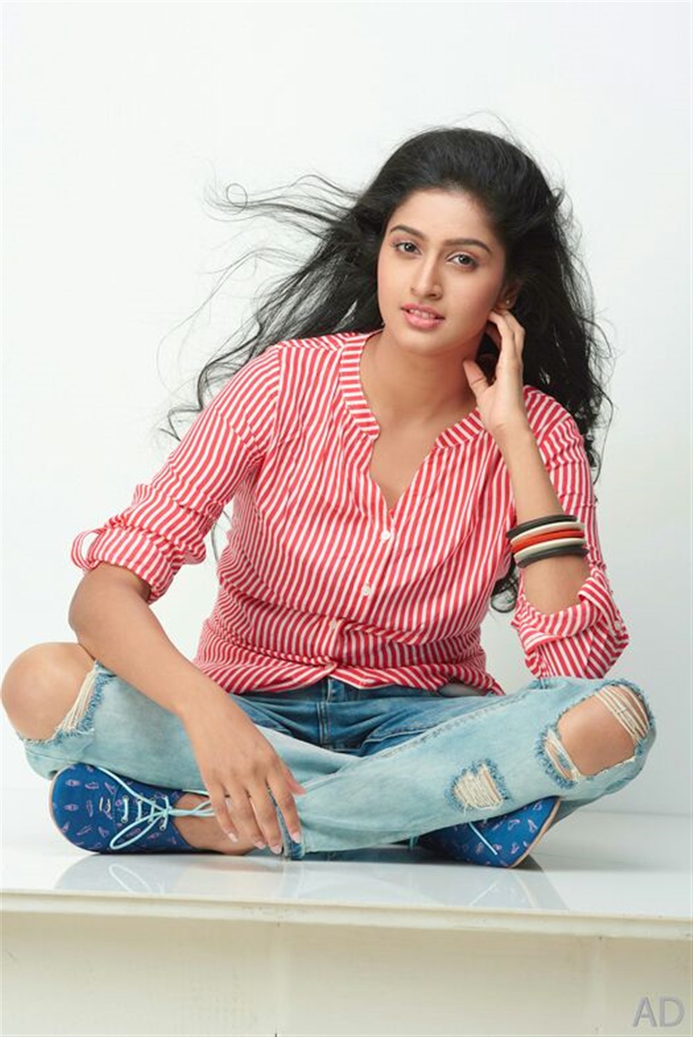 Picture Actress Tanya Ravichandran Grand