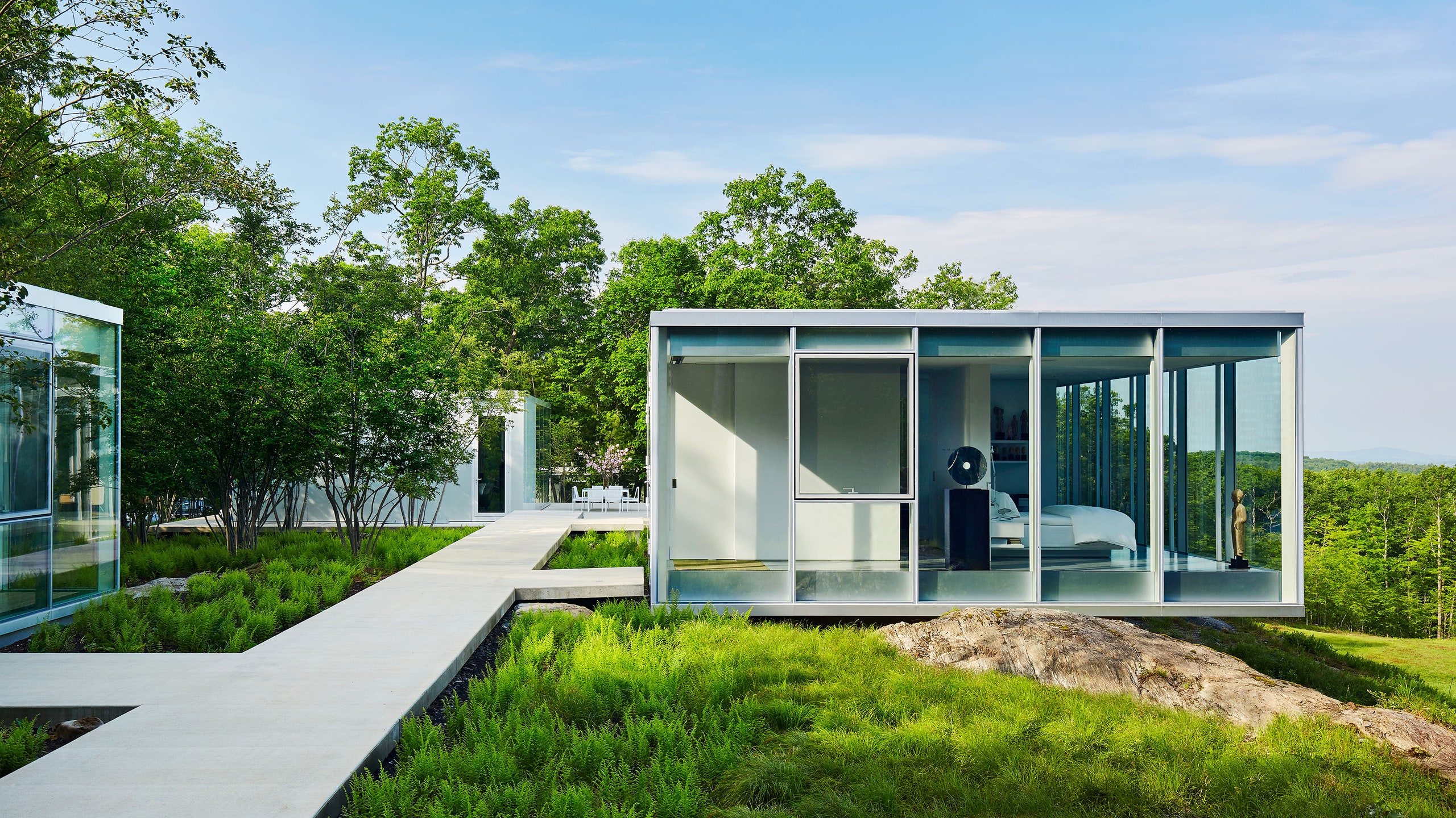 Toshiko MoriDesigned Glass Houses Dot This Incredible Hudson