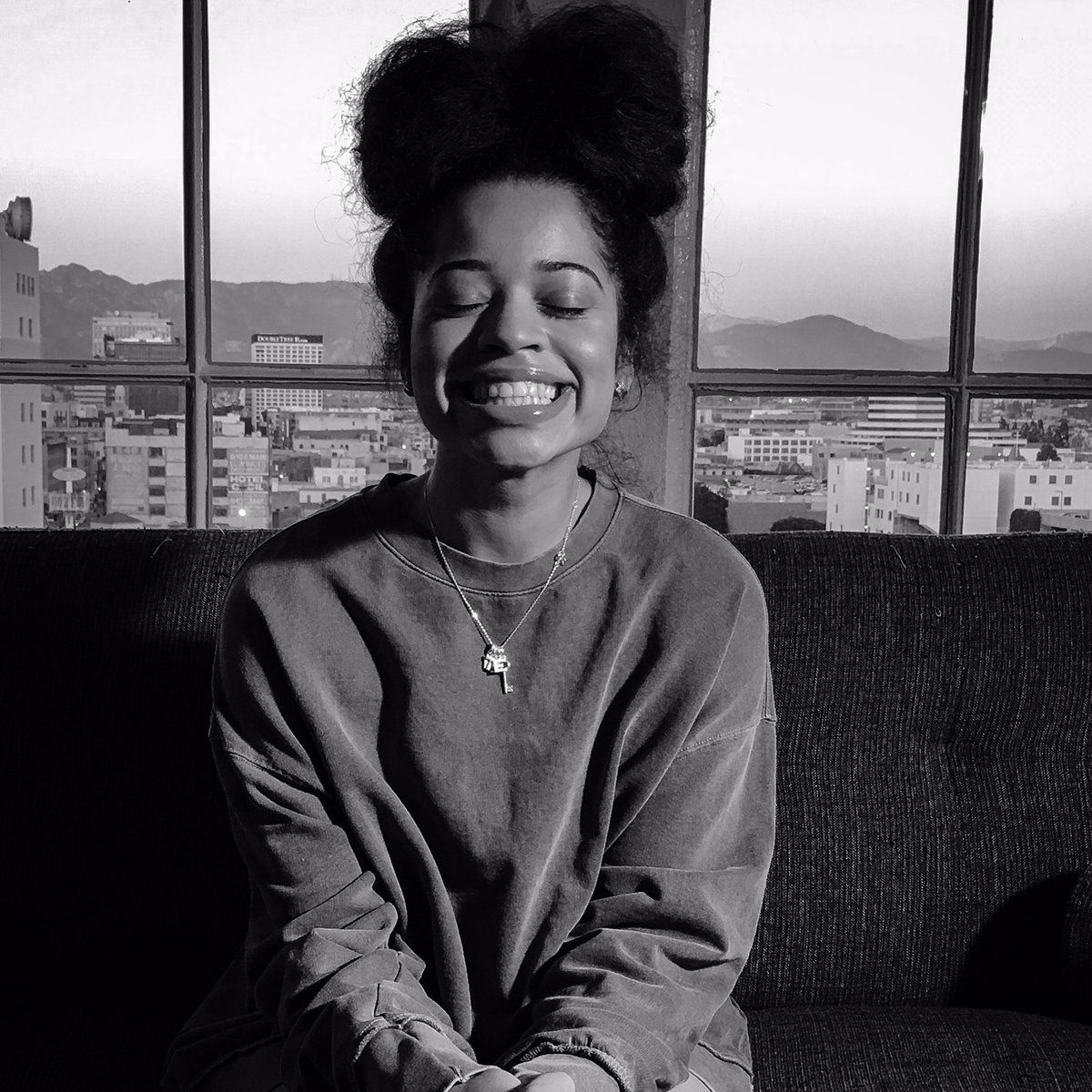 Ella Mai On In Soulful Singers And Musicians Curly Hair