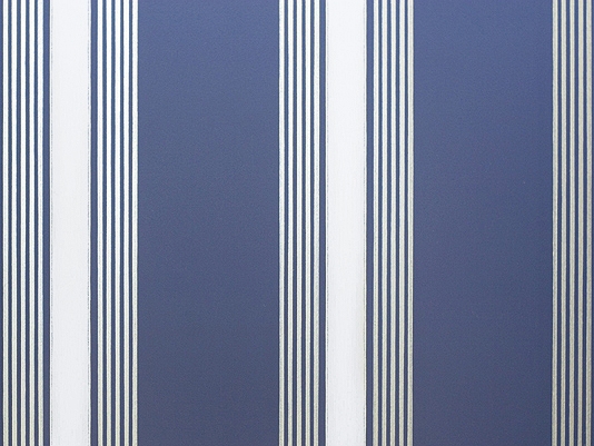 Wallpaper A Varied Striped In Dark Denim Blue With Cream