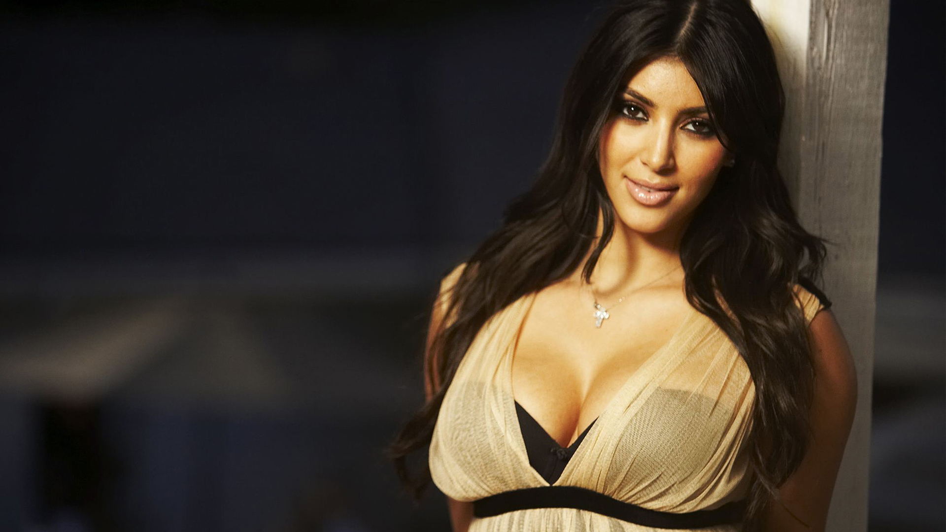 Kim Kardashian Full HD Wallpaper Best Desktop