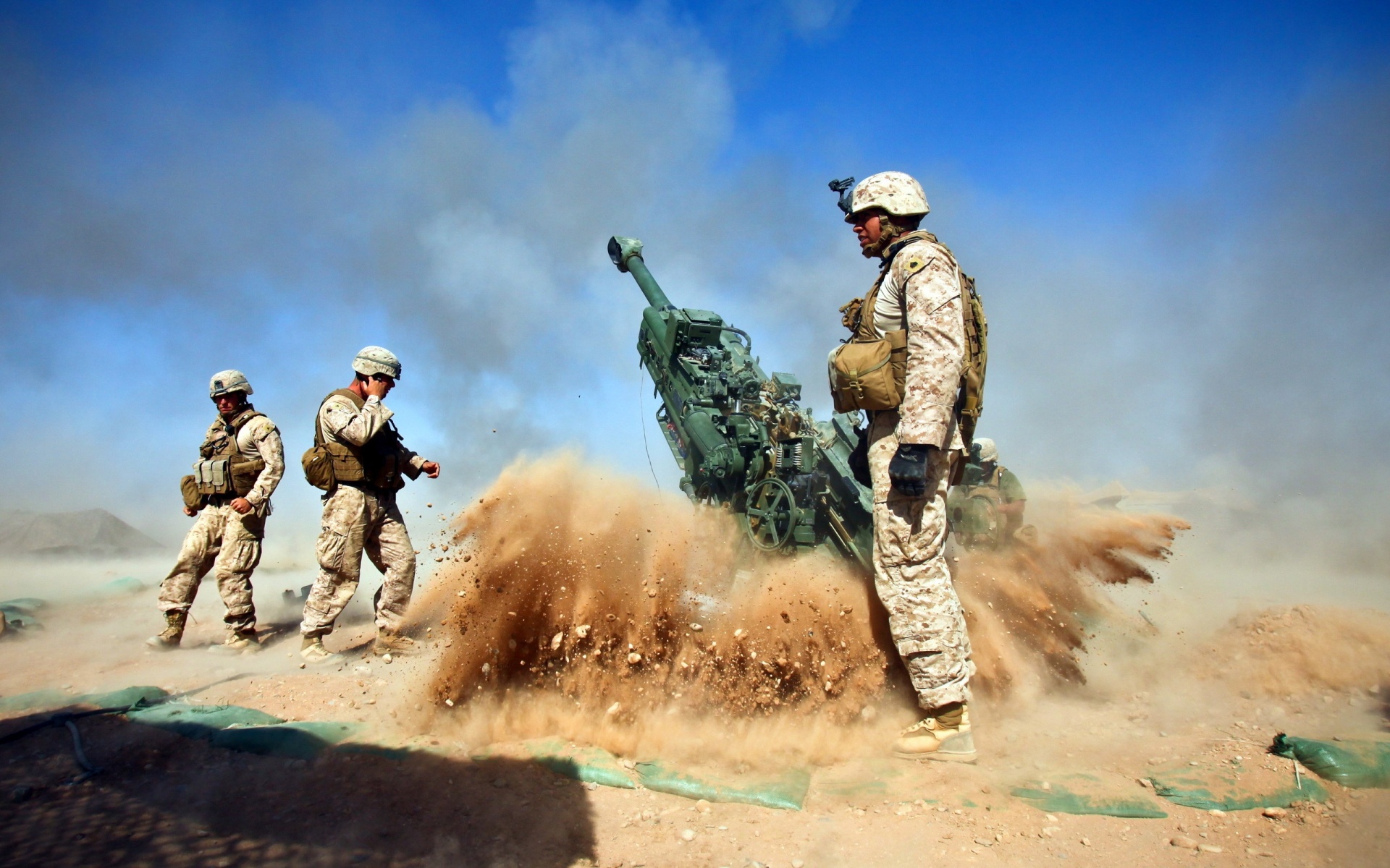 M777 Firing Wallpaper