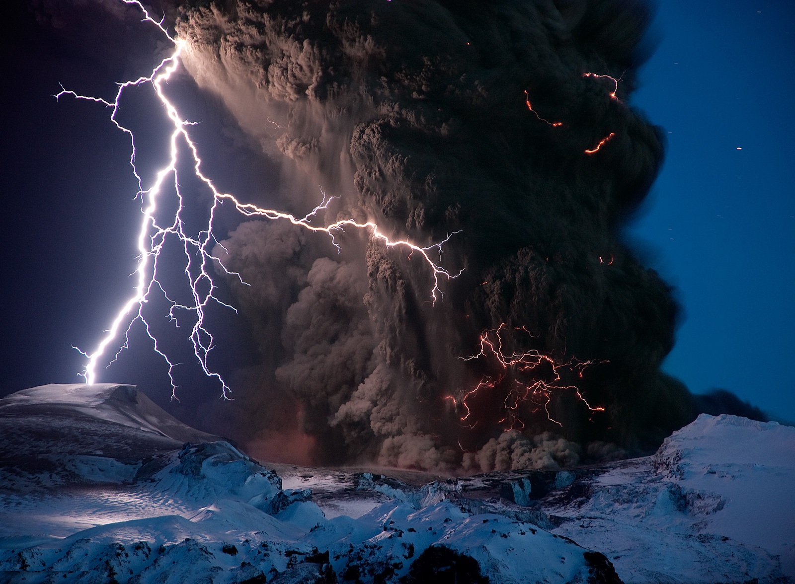 Is An Enormous Desktop Laptop HD Background Collection Of Thunderstorm