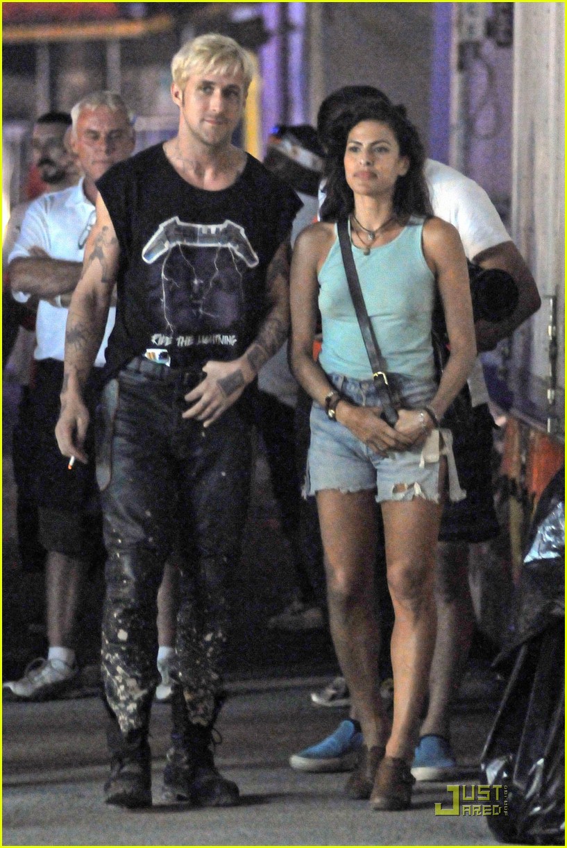 Ryan Gosling Eva Mendes Get Back To The Pines Wallpaper