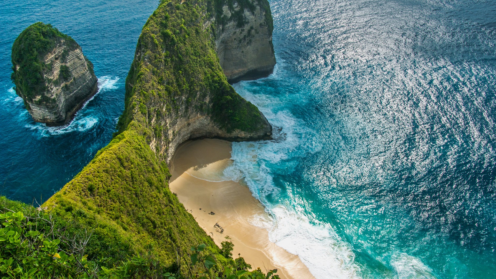 Manta Bay Or Kelingking Beach On Nusa Penida Island Bali