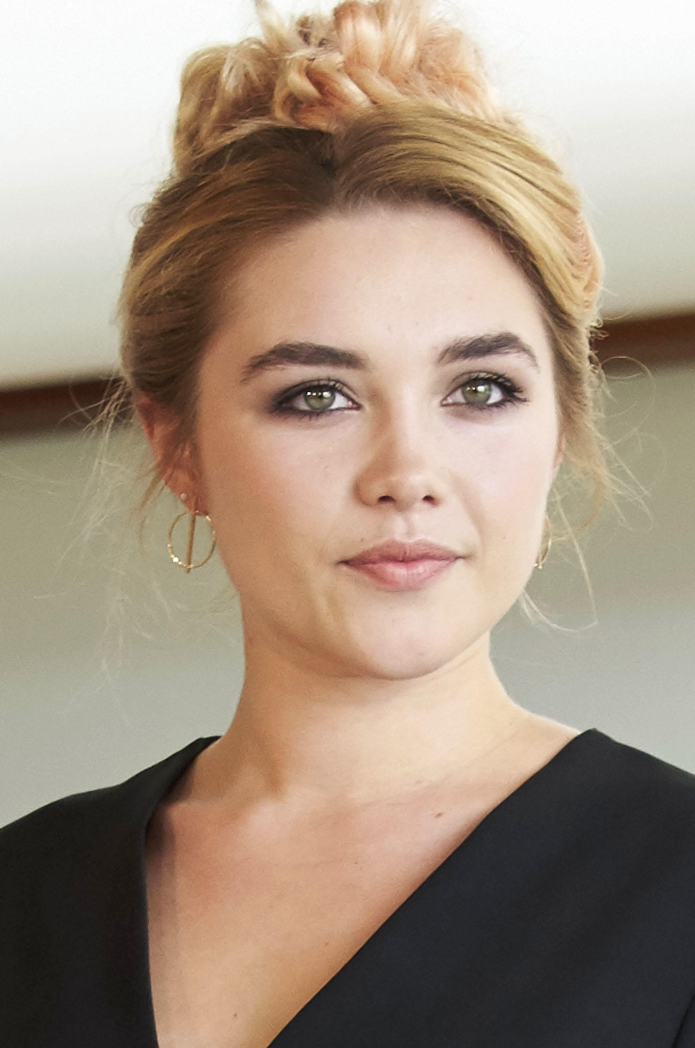 Florence pugh Phone Wallpapers