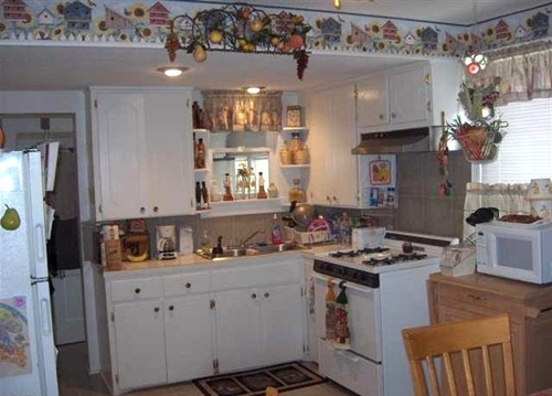 Tremendous Wallpaper Borders For Kitchen Decoration Ideas