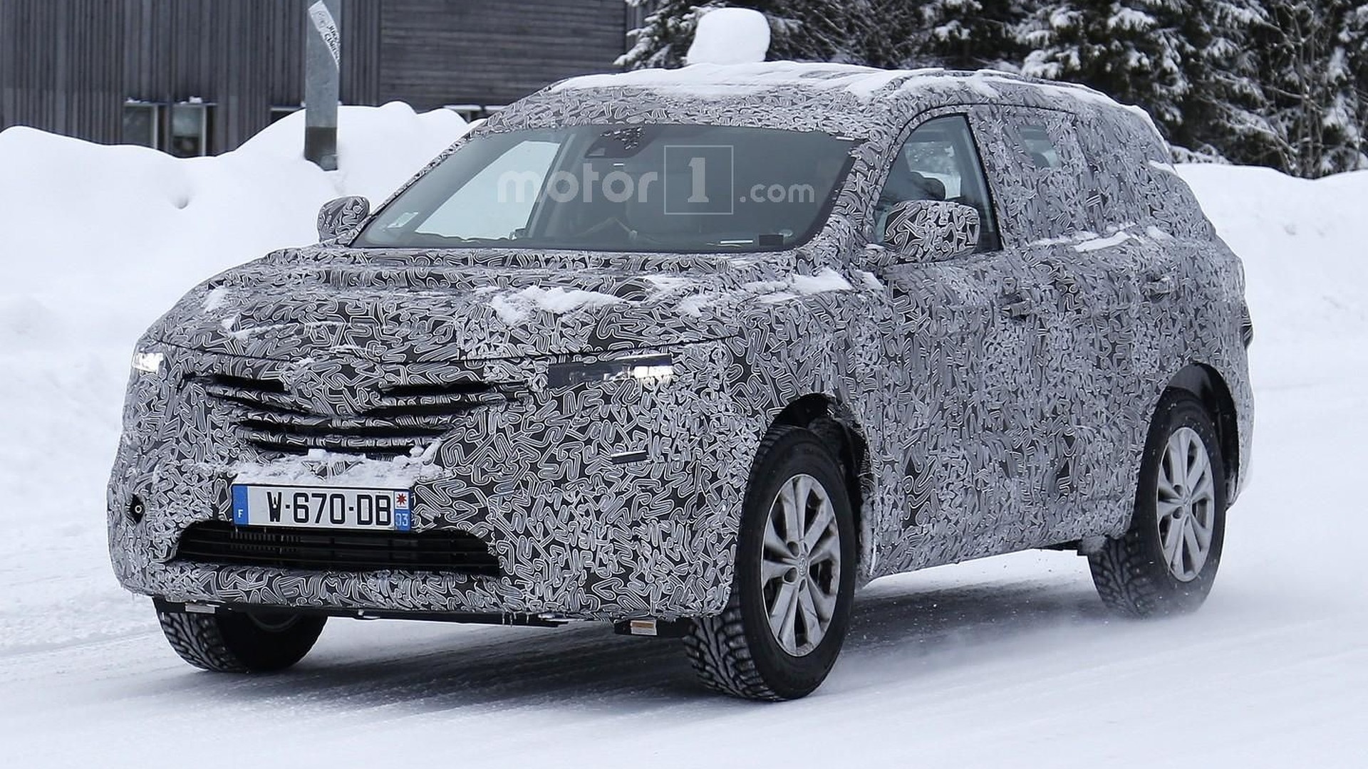 Renault Maxthon Seven Seat Suv Spied During Final Testing