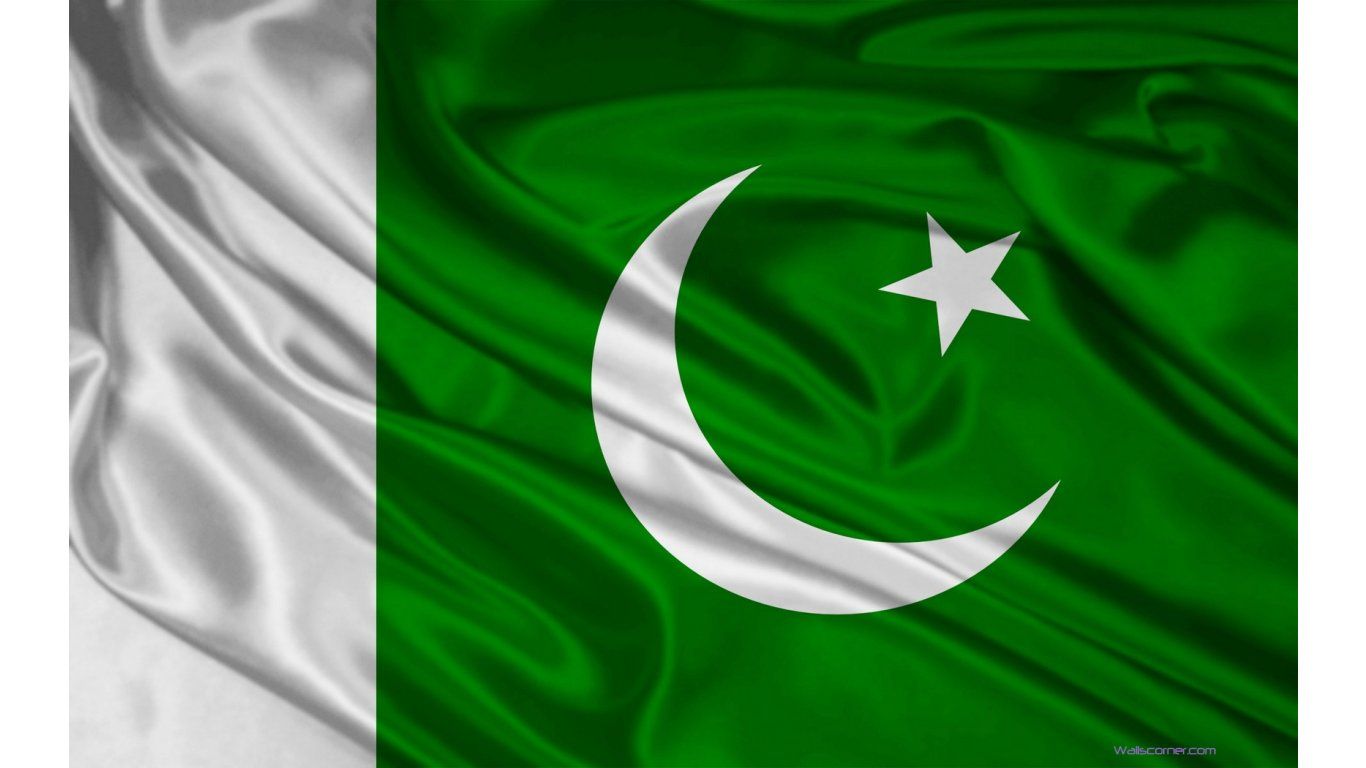 Beauty Pakistan Flag Wallpaper