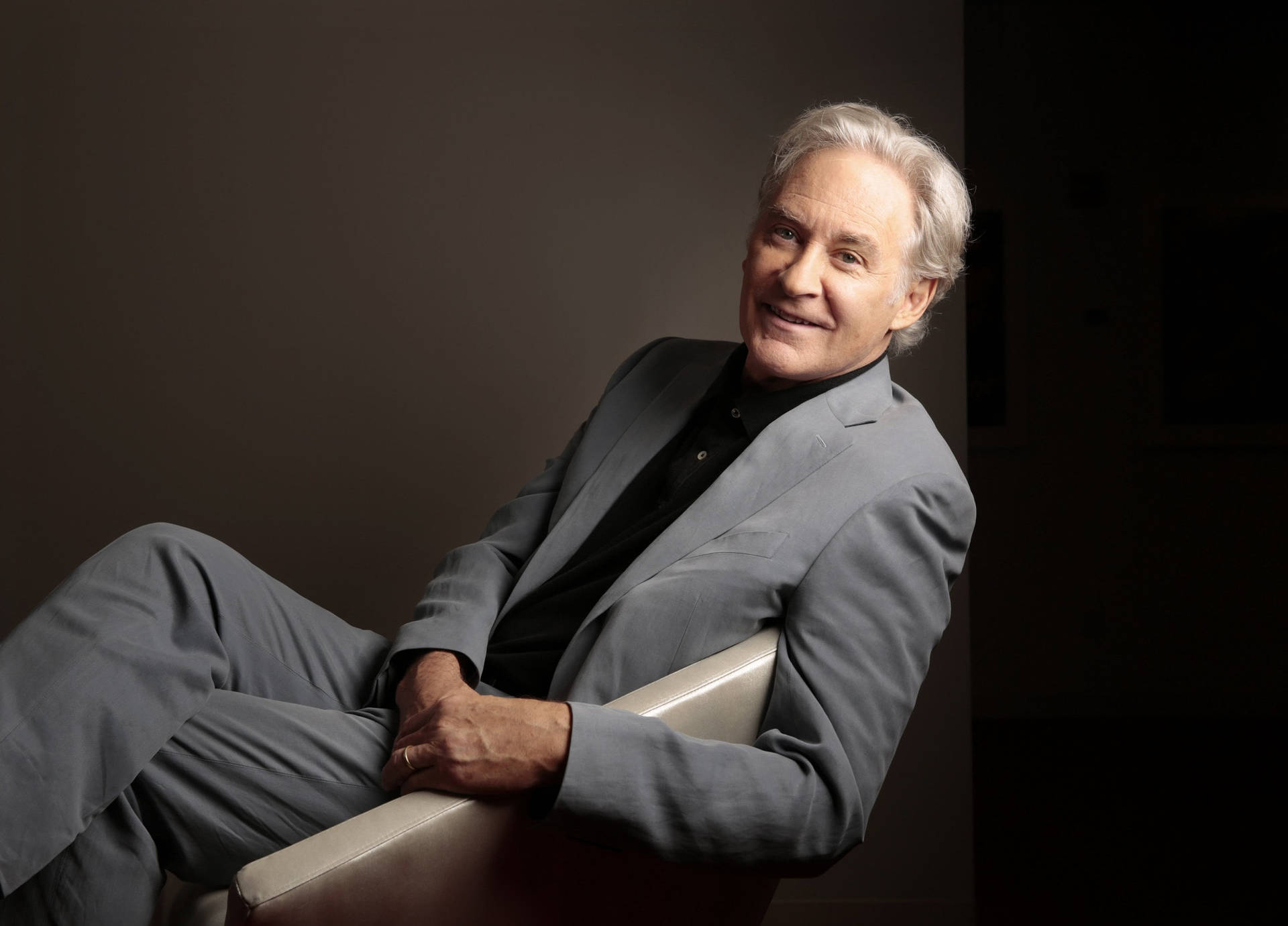 Kevin Kline Happy Portrait Photography Wallpaper