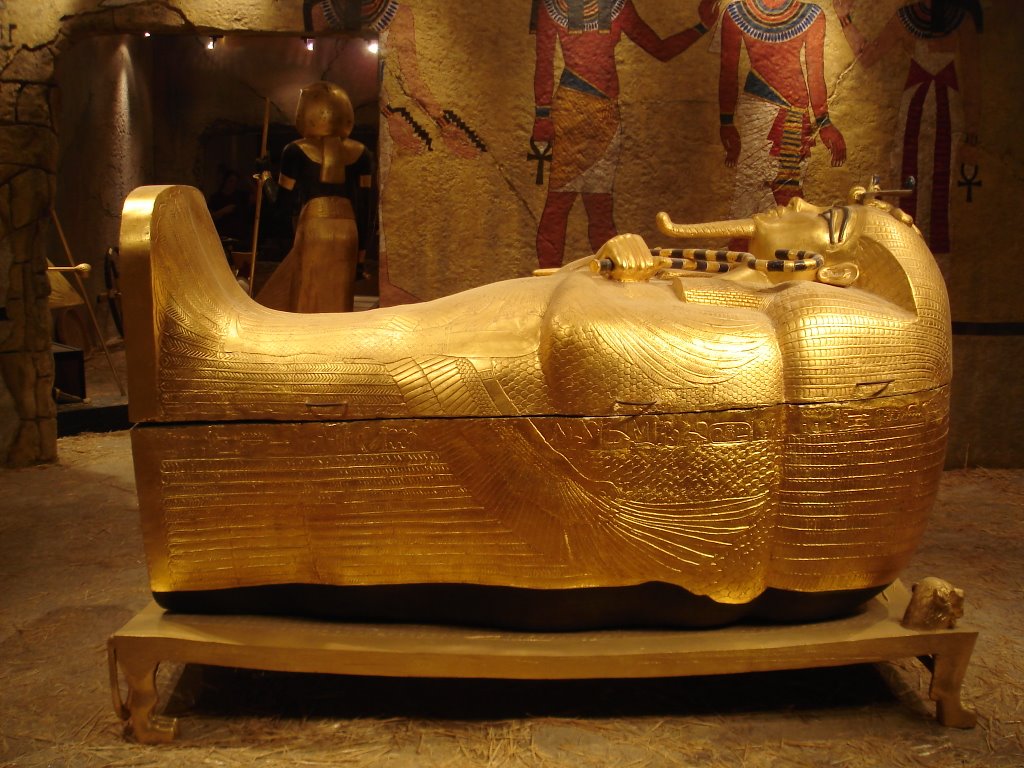 Panoramio Photo Of Egypt S King Tut Recreation At Luxor
