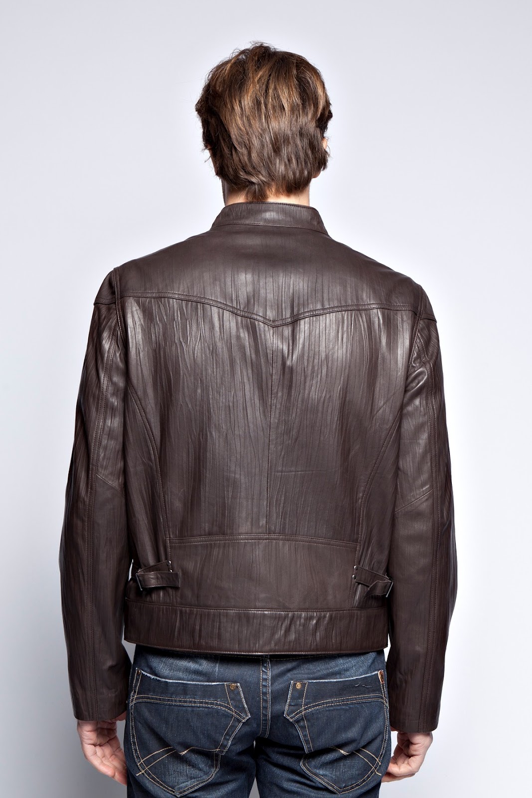 how to wear a brown leather jacket men The leather jackets for women