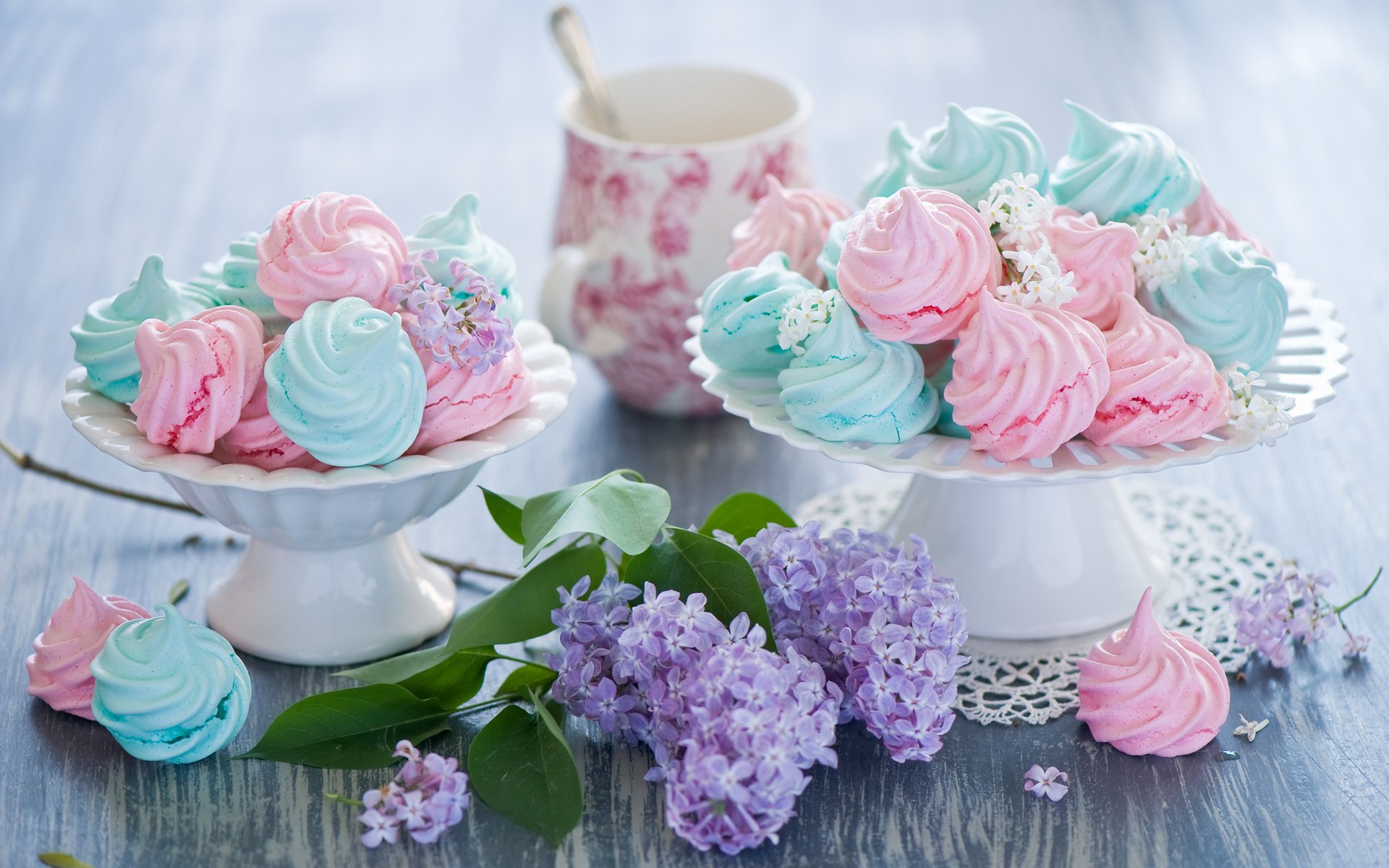 Delicate Meringue Dreams Wallpaper