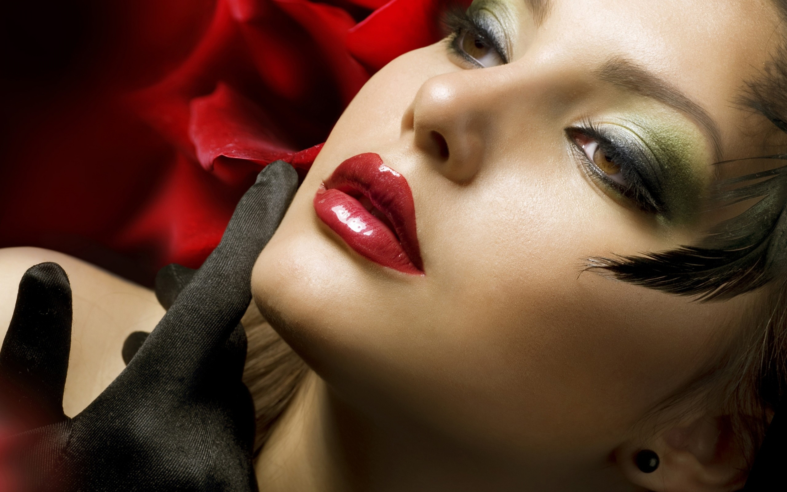Sunny Leone Red Lips HD Wallpaper