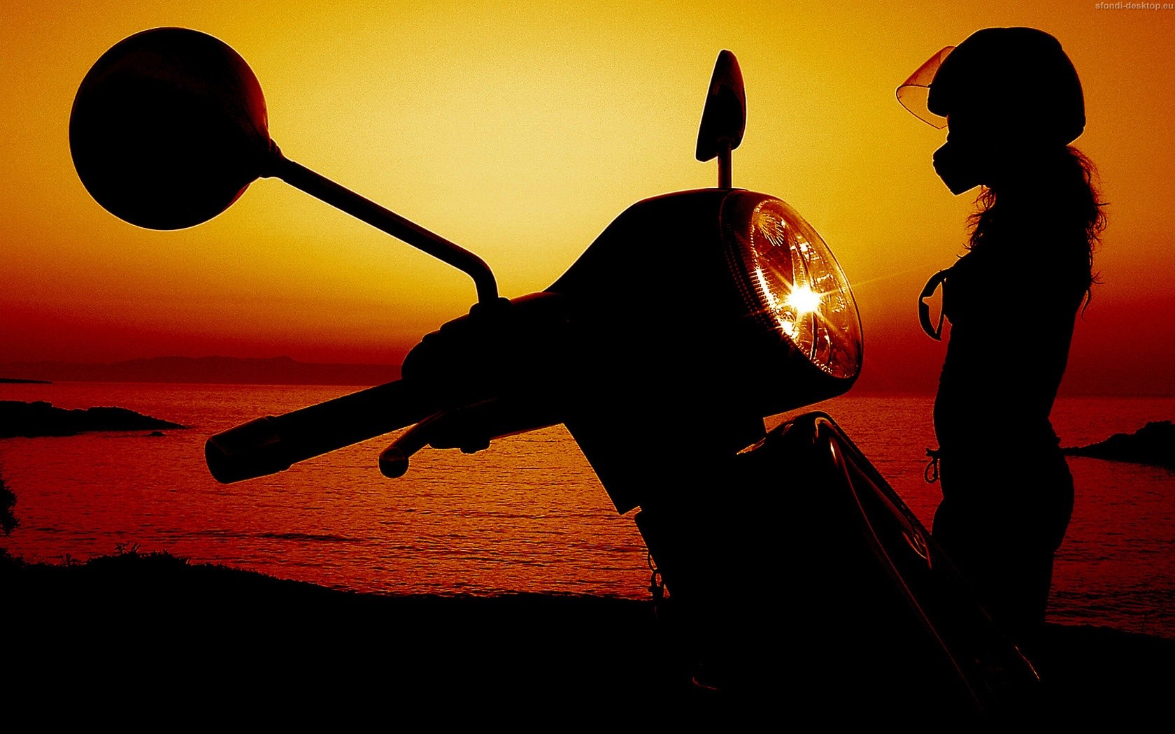 Per Visualizzare Lo Sfondo Di Vespa E Tramonto In Dimensioni Intere