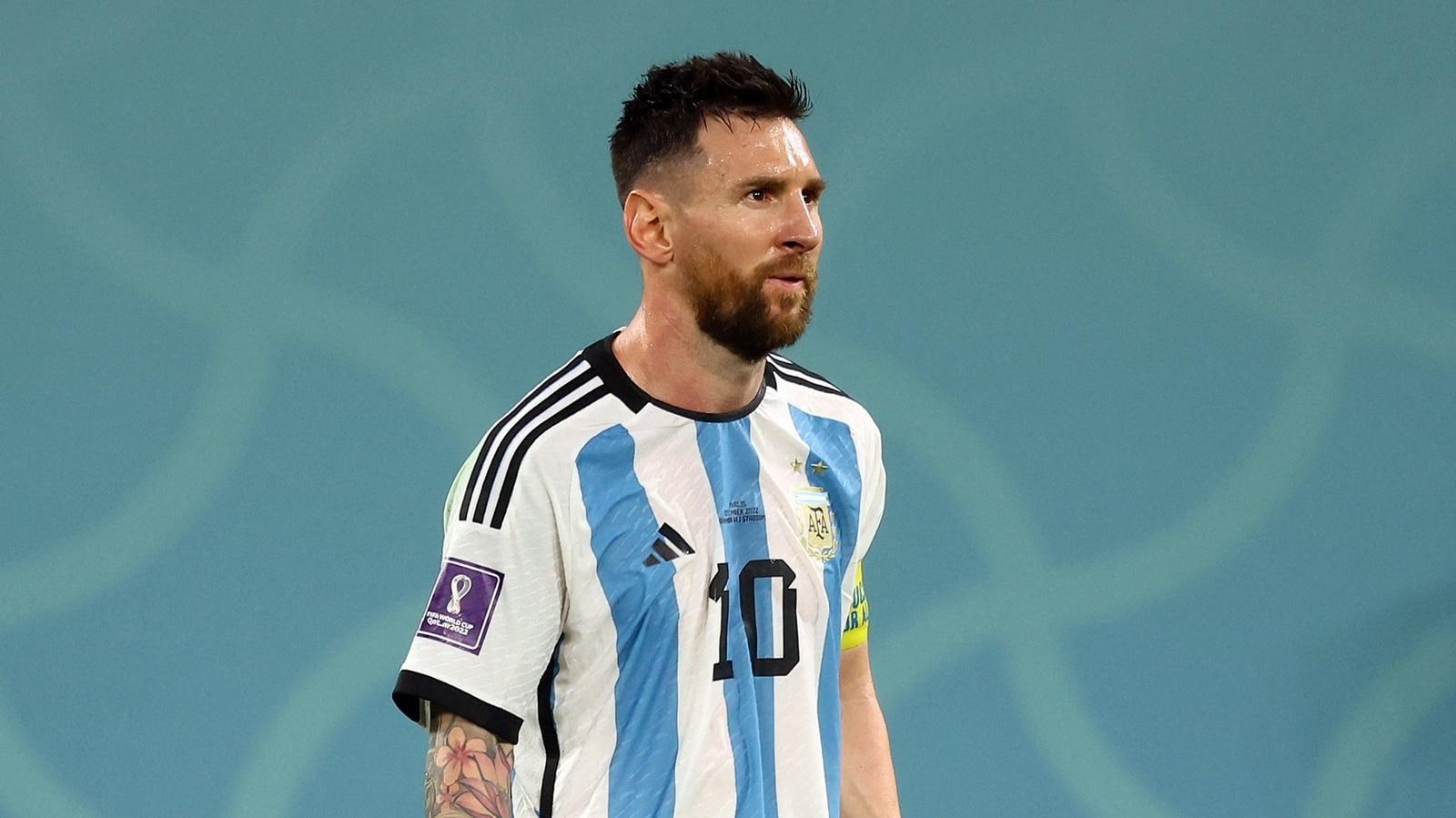 Lionel Messi S Unexpected Reaction To 1000th Match Query After