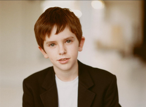 Freddie Highmore Wallpaper