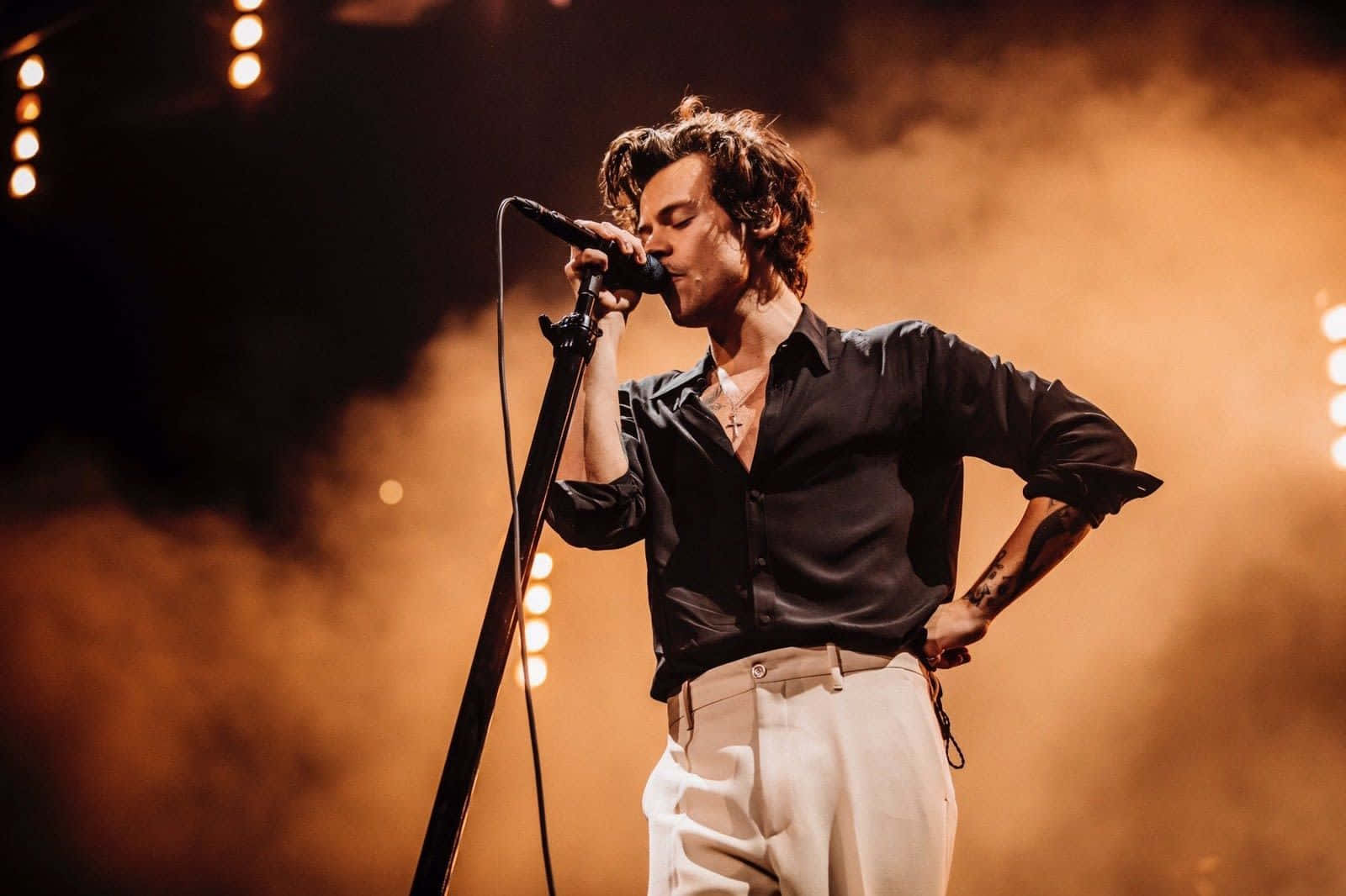 Harry Styles Laptop Wallpaper