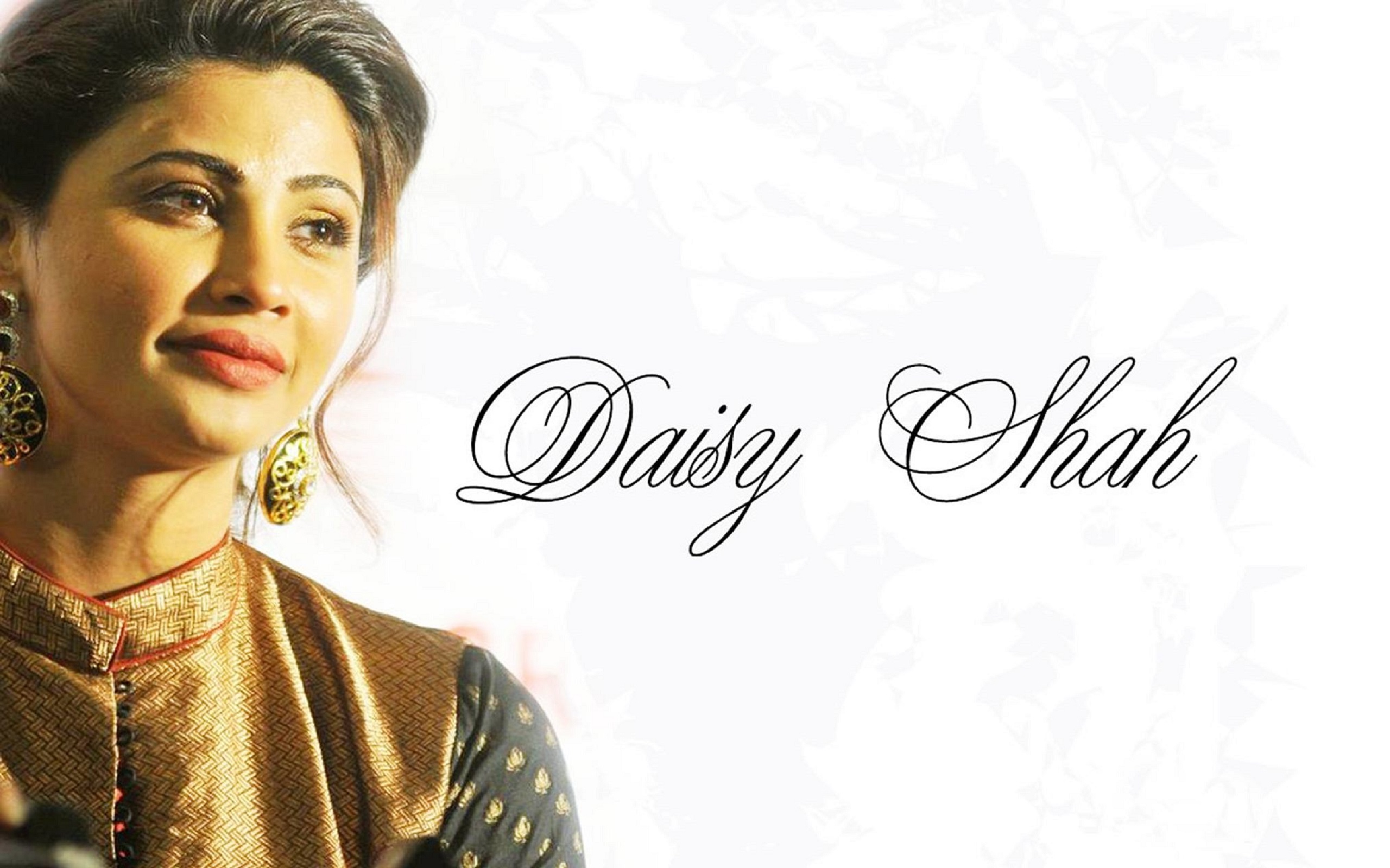 Daisy Shah Wallpaper