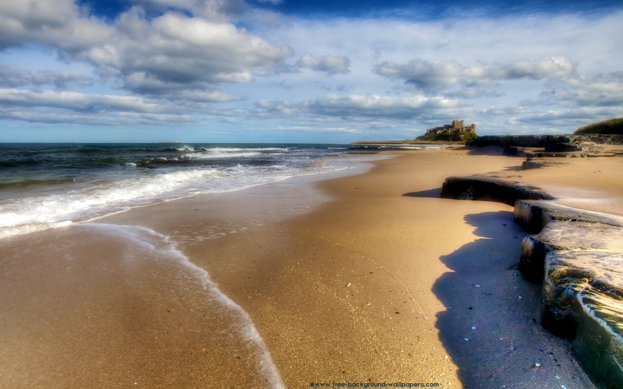 Desktop Background Of The Waves Breaking On Bamburgh Beach With