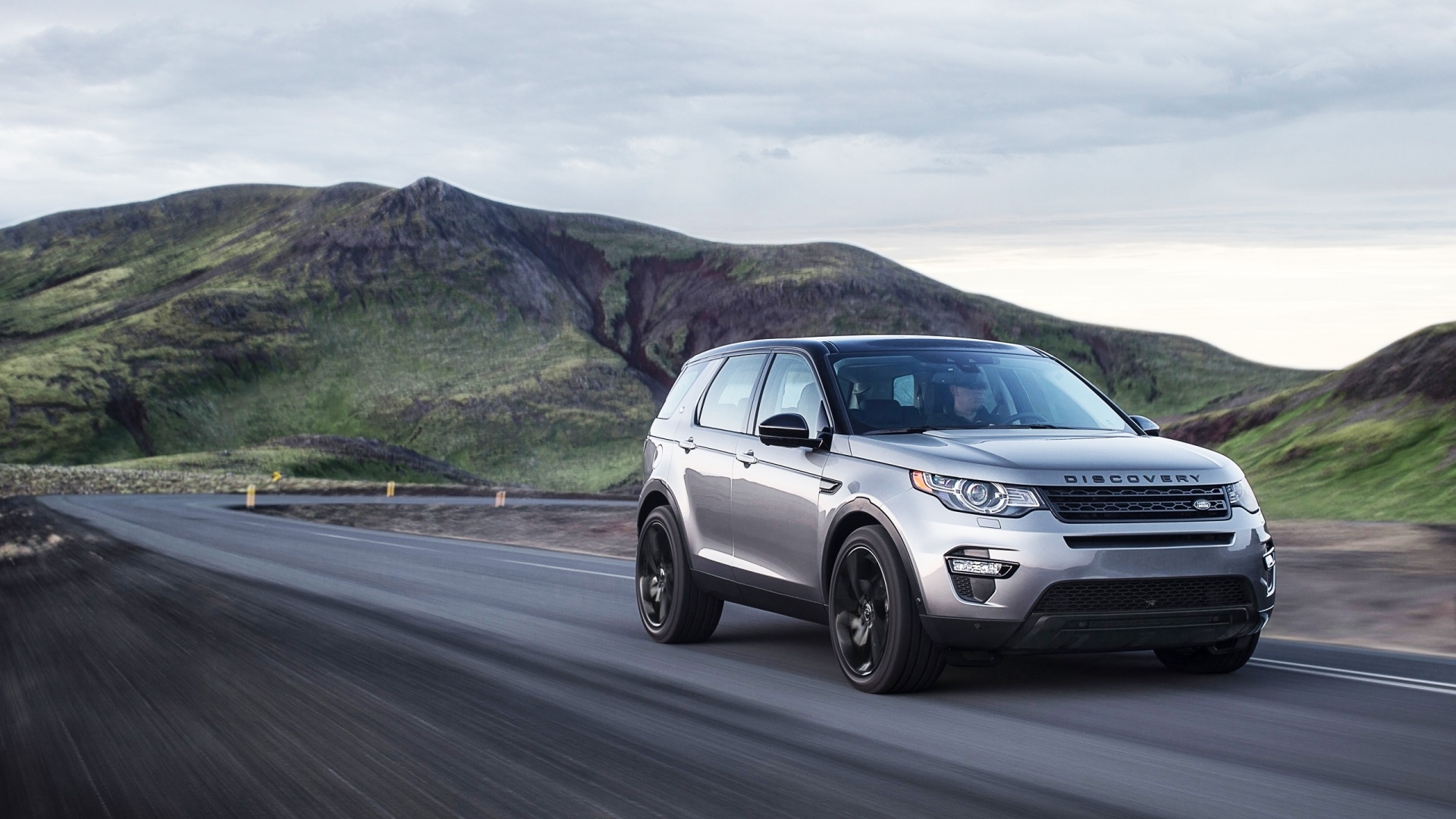 Land Rover Discovery Sport Wallpaper HD Car
