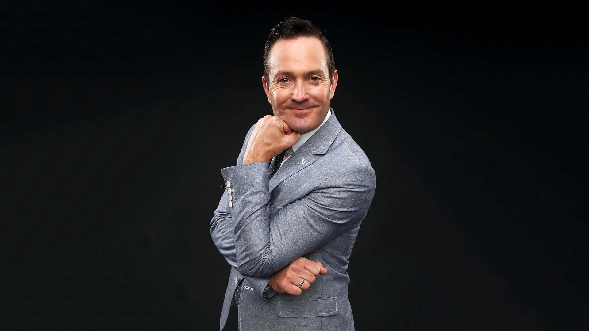 Actor Thomas Lennon Poses For A Portrait Wallpaper