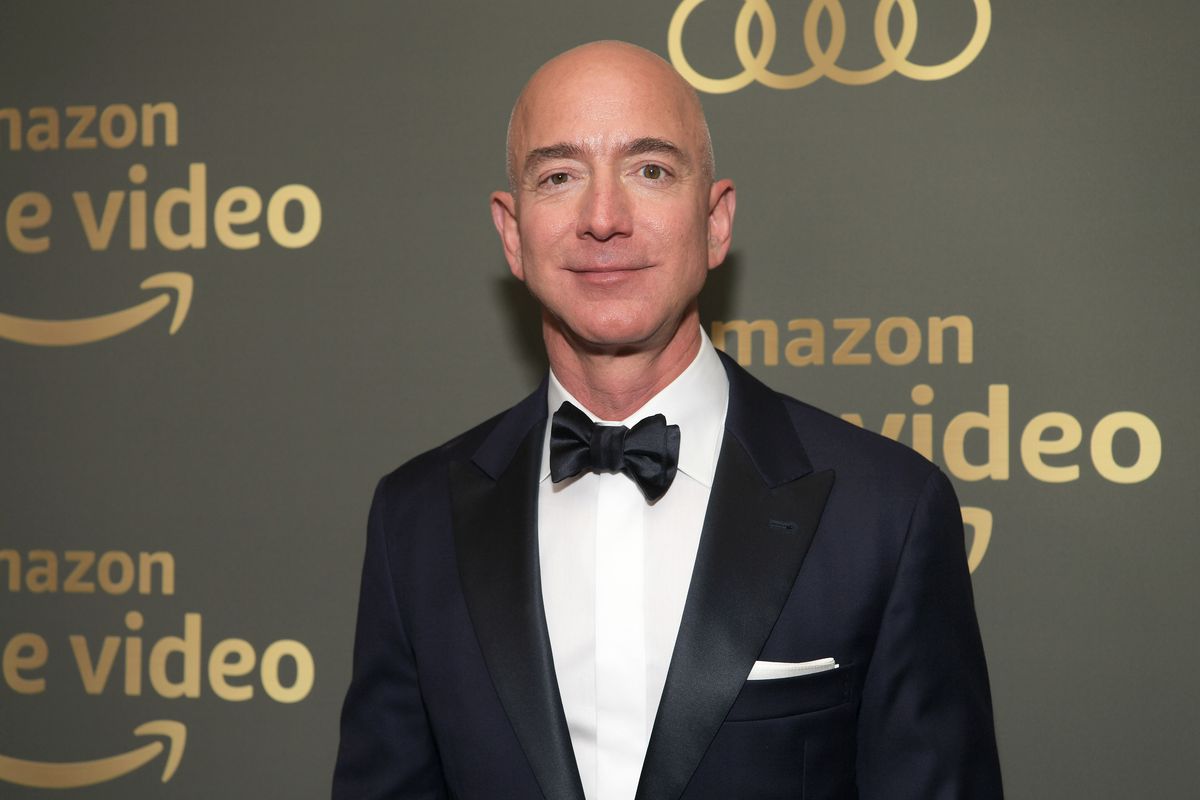 Jeff Bezos Medium Post Says National Enquirer Threatened To