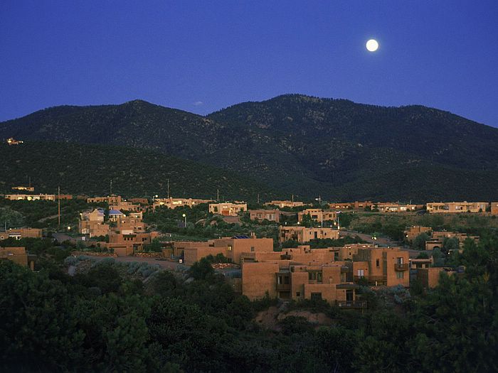 Attractions Vol Moonrise Over Santa Fe New Mexico Wallpaper