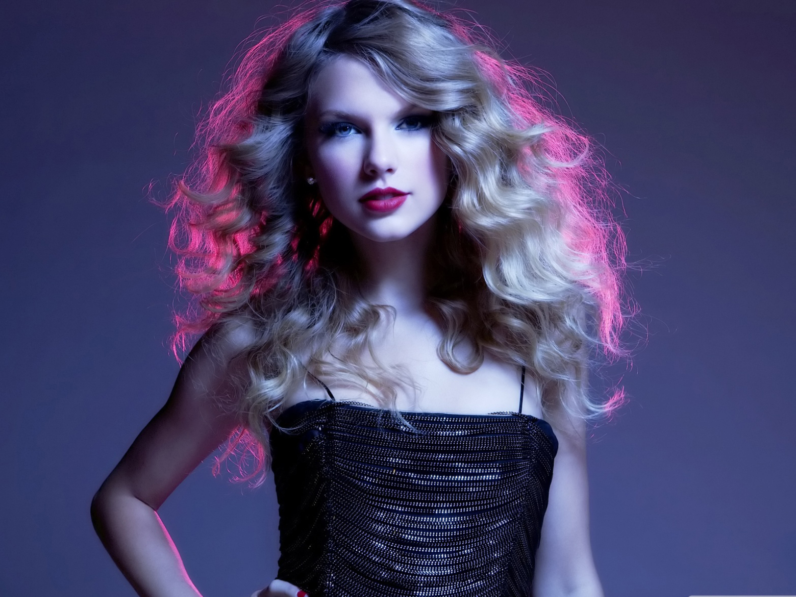 Taylor Swift Highlighted Hair Wallpaper
