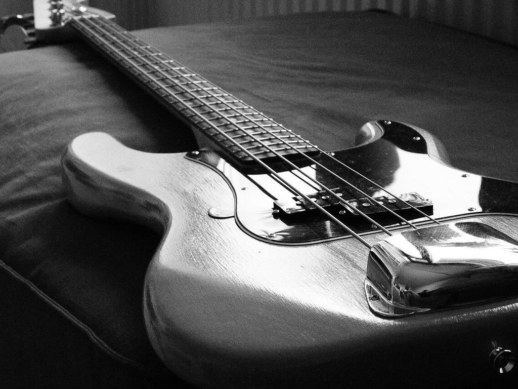 49 Fender Bass Wallpaper On Wallpapersafari