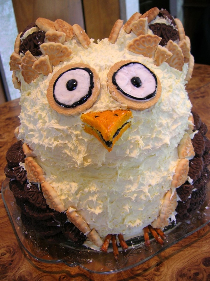 Hoot Owl Cake With Cookie Accents Oreo Style Cookies Used To