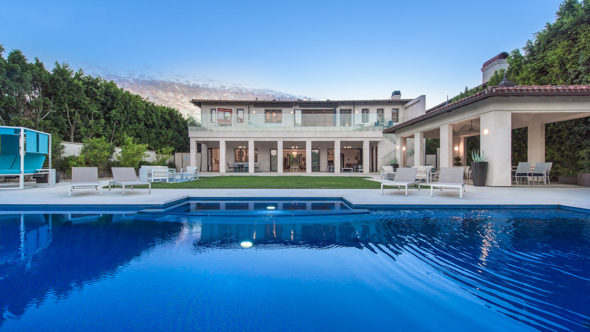 Kathy Griffin Sells 15 Million Beverly Hills Mansion