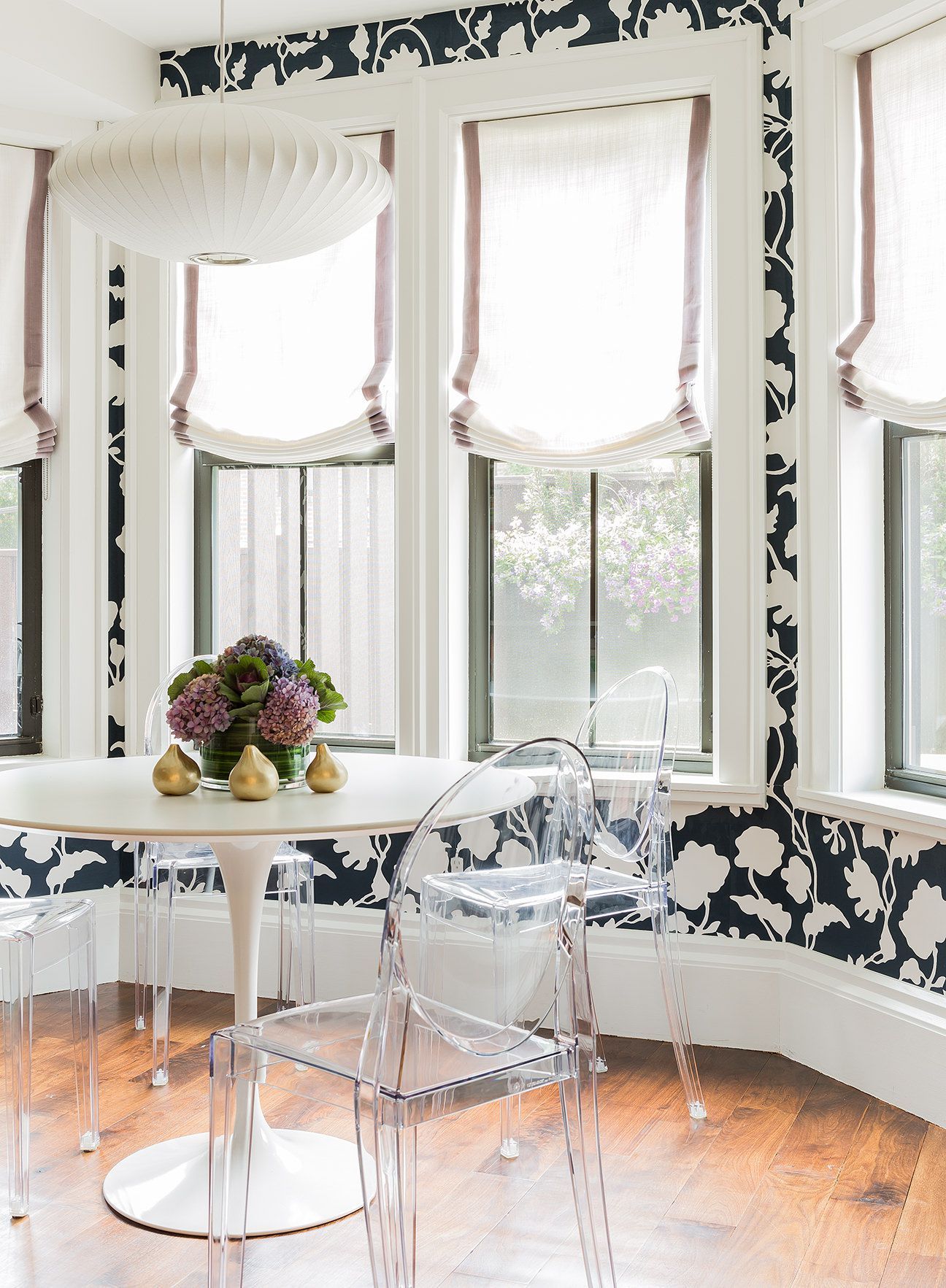Breakfast Nook Keep Your Kitchen Walls Bare And Wallpaper