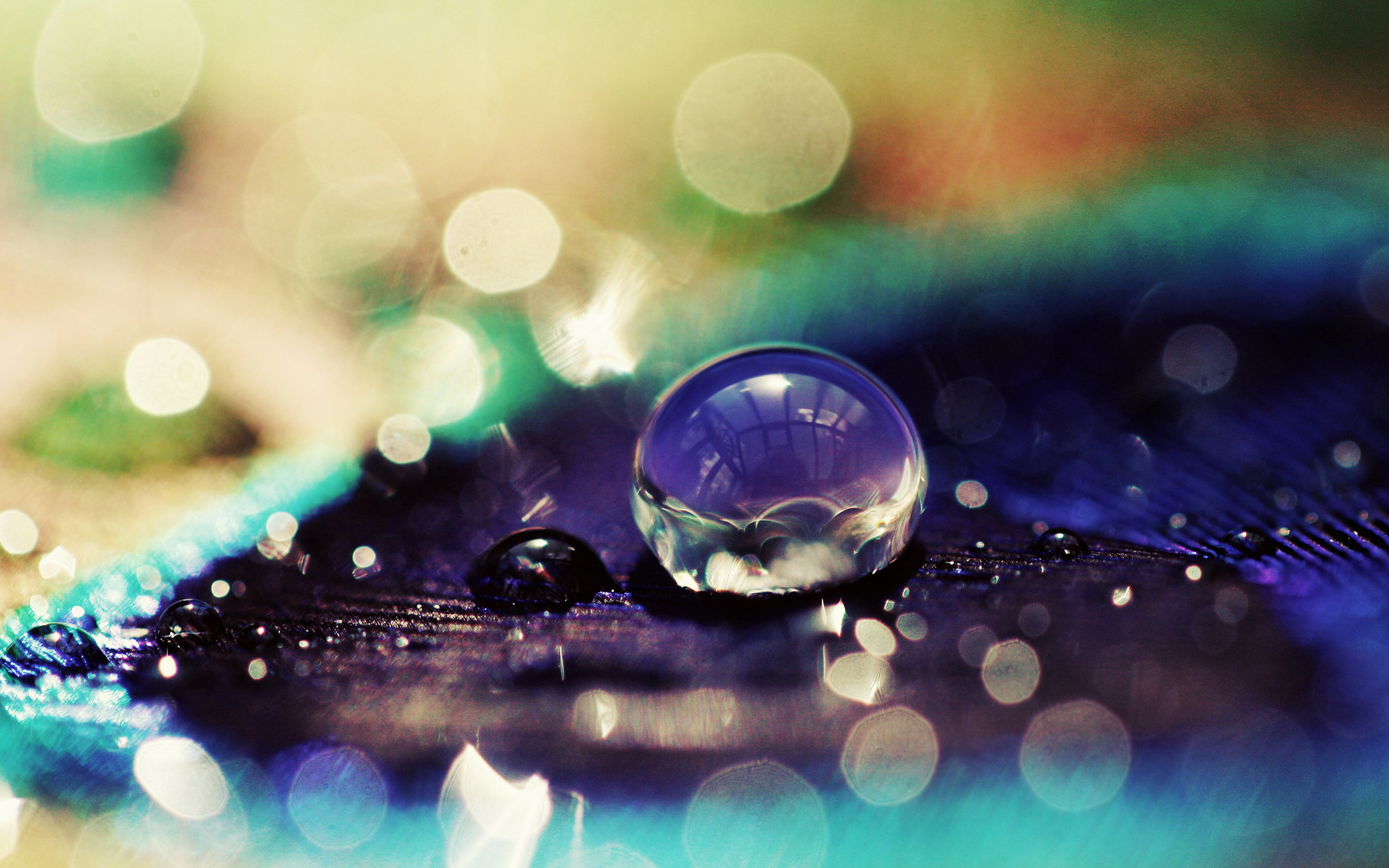 Blue Water Droplets Wallpaper