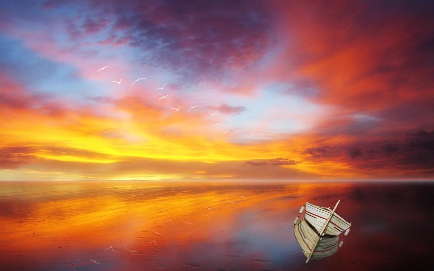 Sea And Red Cloud At Dusk Desktop Background