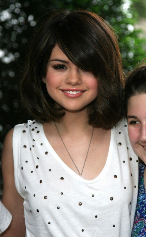 Selena Gomez iPhone Wallpapers localwalls