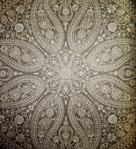 Paisley Circles Wallpaper Large Design In Gold On
