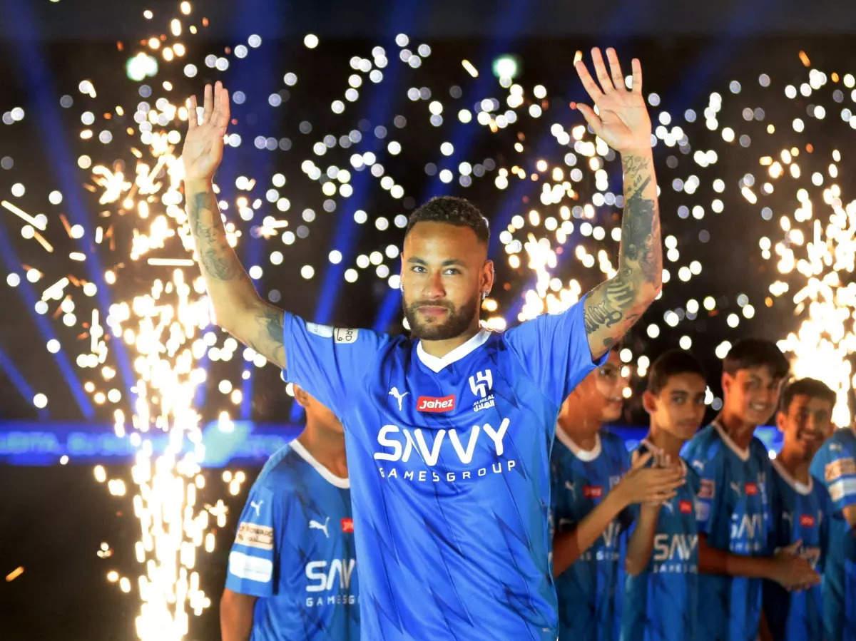 Neymar Gets Grand Welcome By Saudi Club Al Hilal In Glitzy