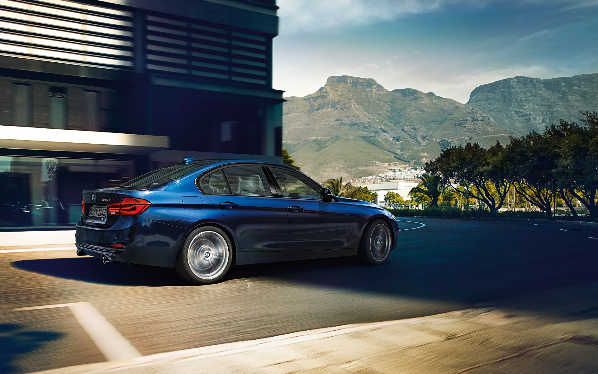 Your Batch of 2016 BMW 3 Series Facelift Wallpapers Is Here