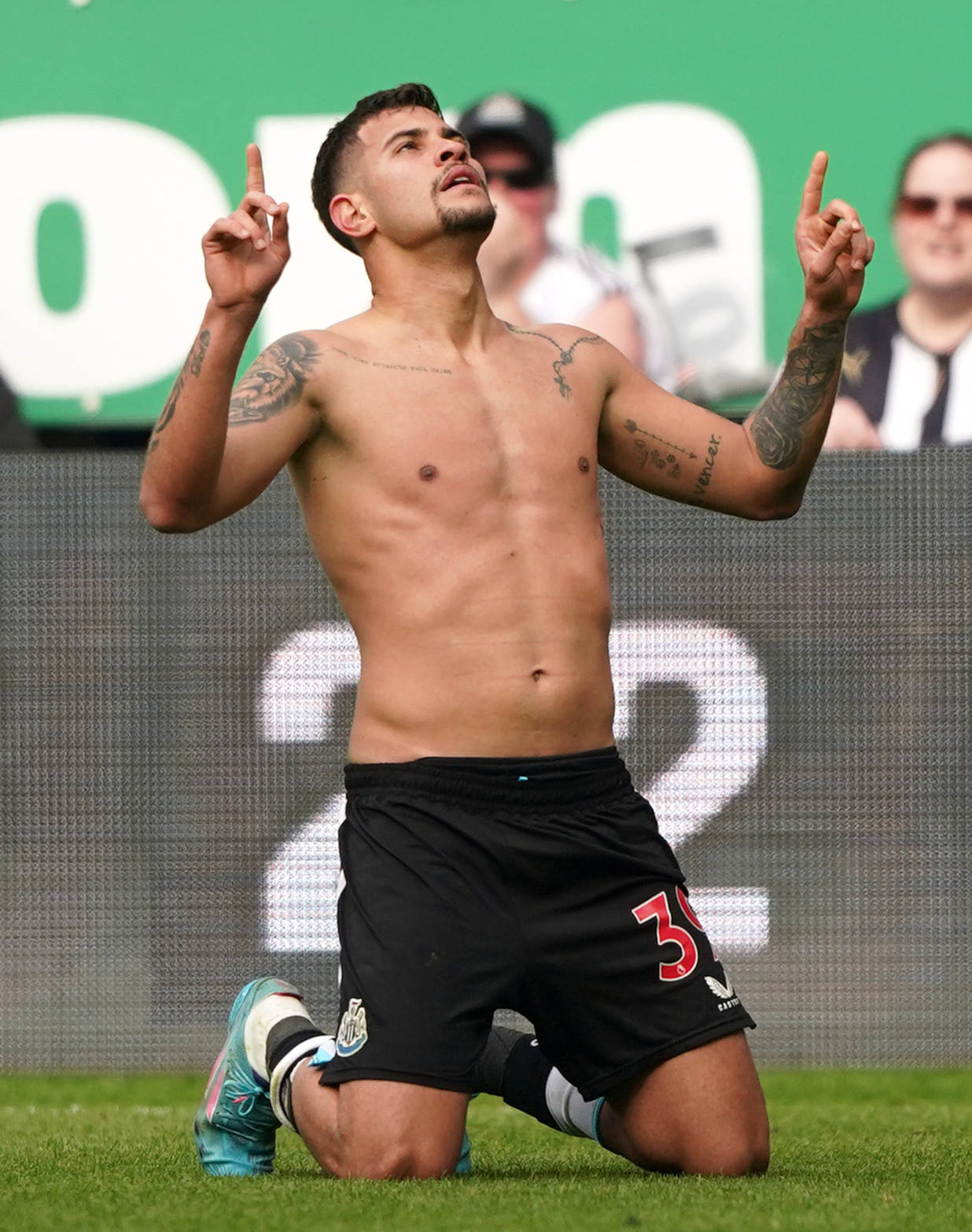 Shirtless Bruno Guimar Es Wallpaper