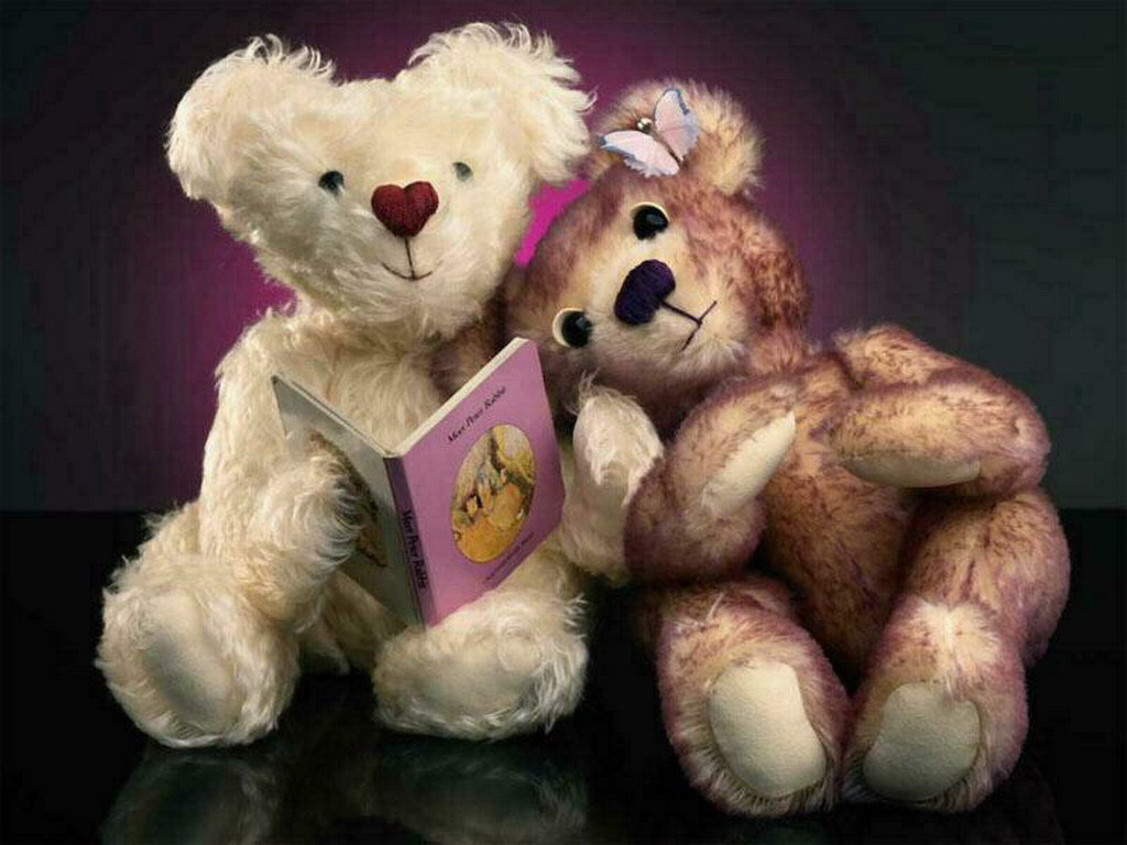 Cute Loving Teddy Bear Pictures
